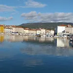Rialto With Private Parking Cres