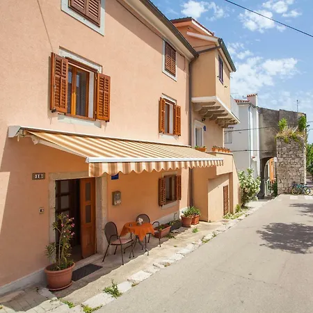 Rialto With Private Parking Apartment Cres