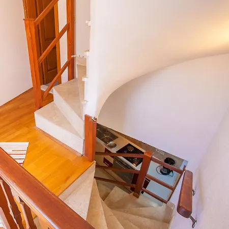 Rialto With Private Parking Apartamento Cres