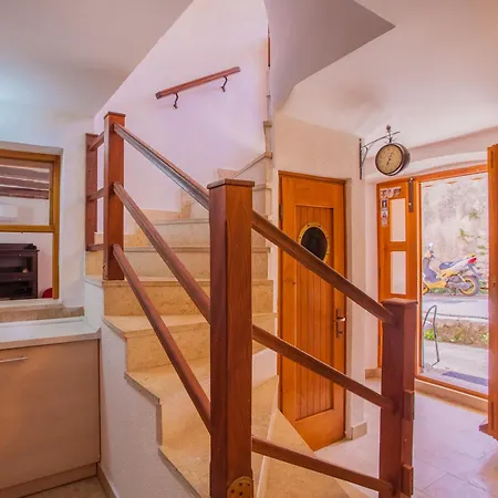 Rialto With Private Parking *