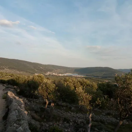 Rialto With Private Parking 아파트 크레스