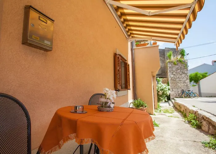 Rialto With Private Parking Apartment