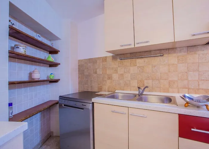 Rialto With Private Parking