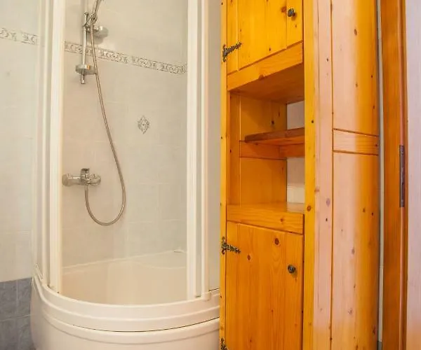 Rialto With Private Parking