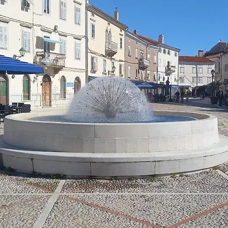 Rialto With Private Parking