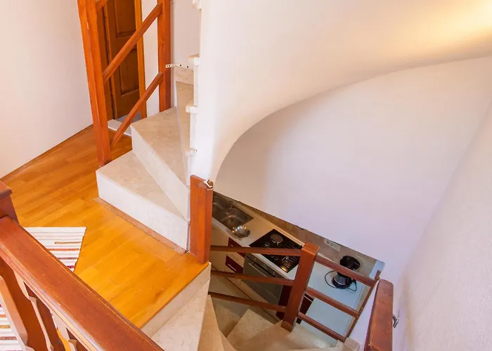 Rialto With Private Parking Апартаменты Црес